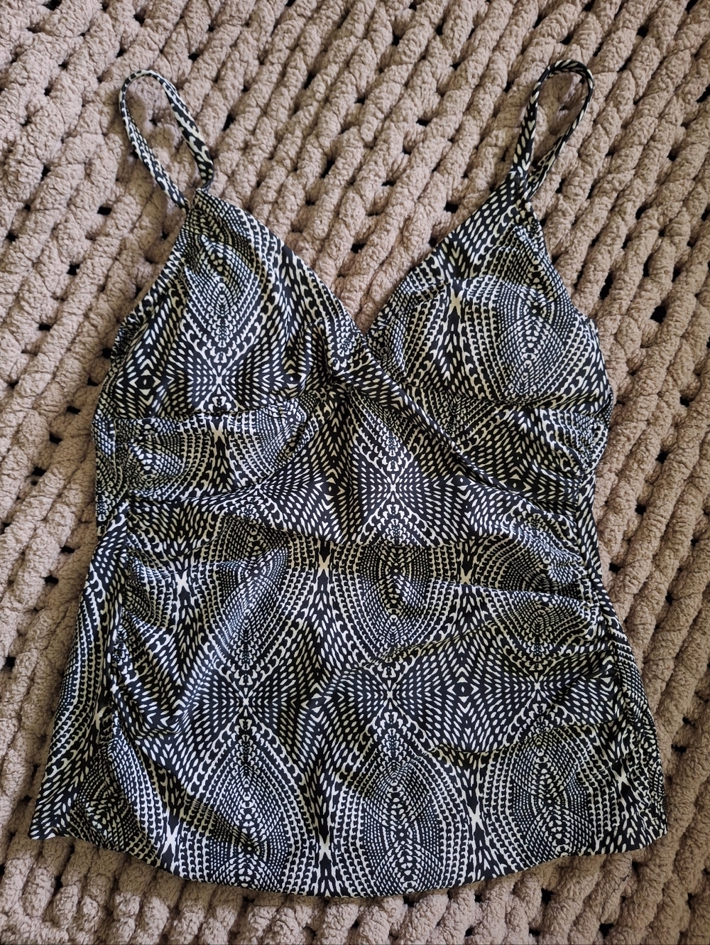 Kona Sol Black and White Patterned Women’s Swim Tankini Top
